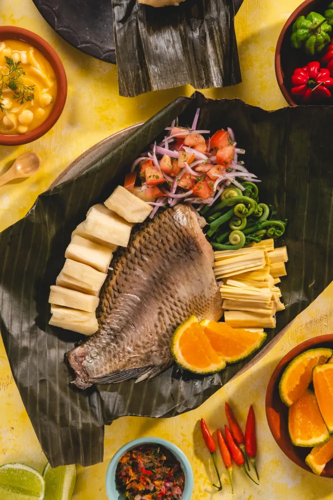 Maito de pescado envuelto en hoja